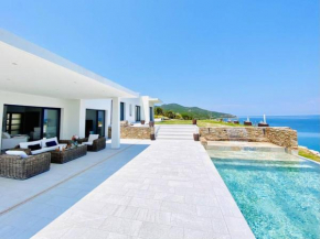 Villa prestige au bord de l'eau- Pietracorbara